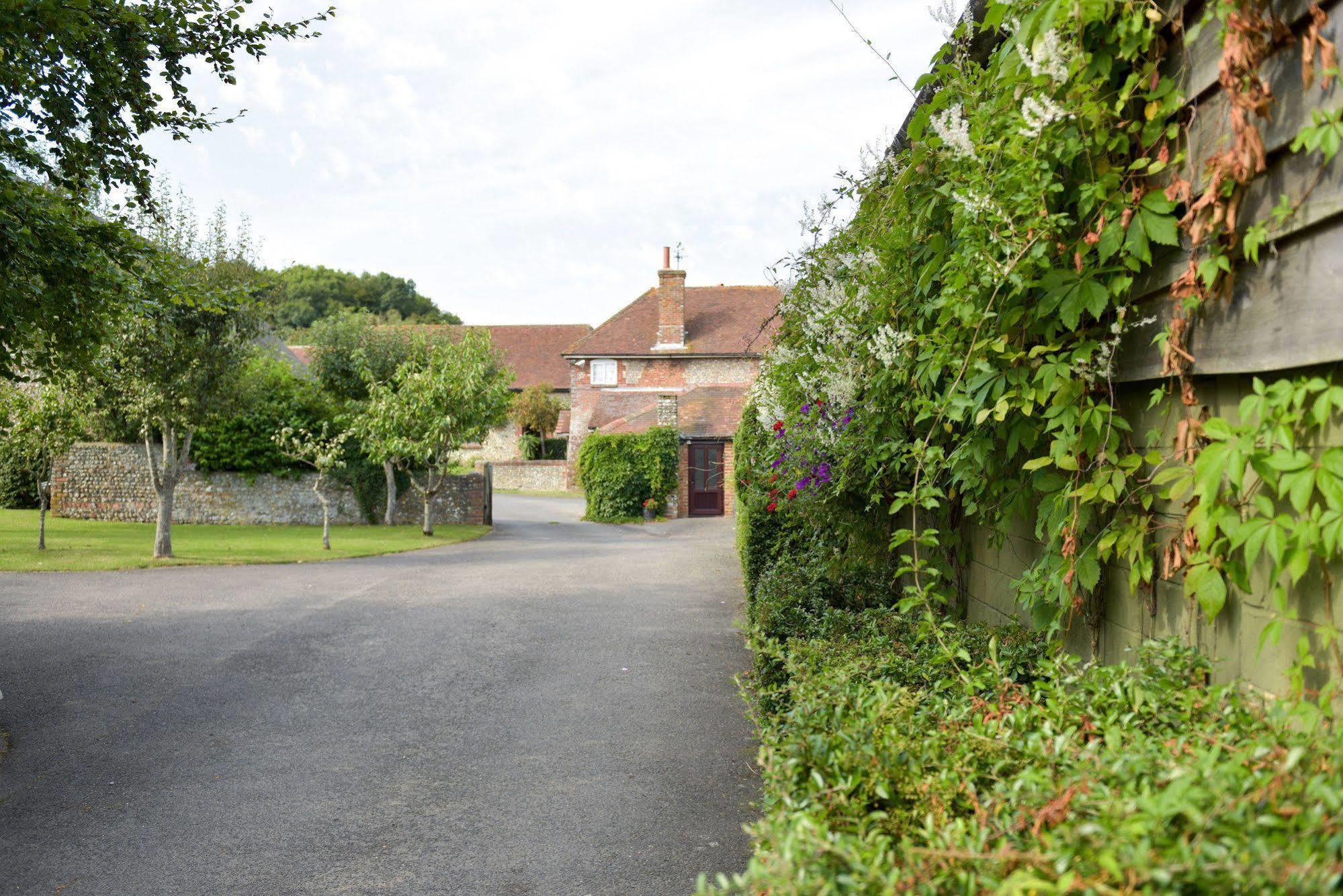 Old Selden Farm B&B Clapham  Exteriör bild